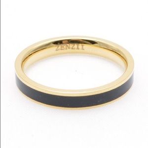 Thin stacking ring